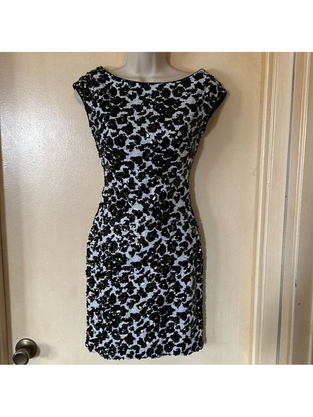 Guess black and white sequin mini sheath dress size 0